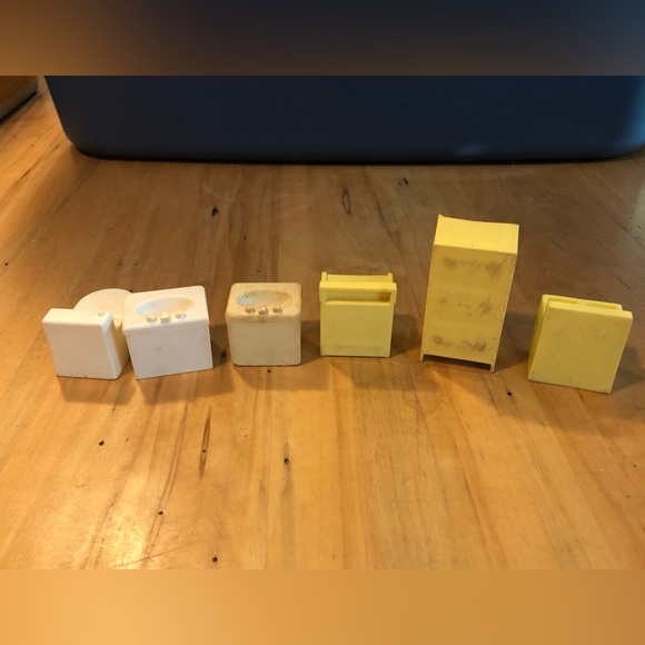 3/$40 Fisher Price Vintage Furniture - Picture 5 of 7